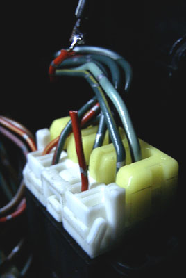 HLampwire.JPG (25067 bytes)