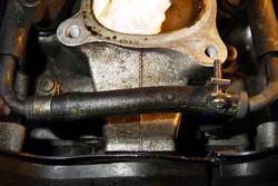 Fuel rail interconnecting hose